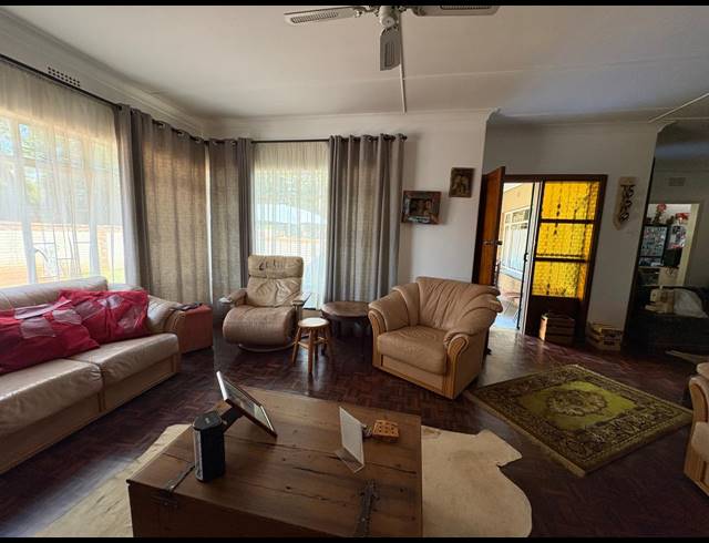 3 BEDROOM HOUSE FOR SALE IN ROTHDENE